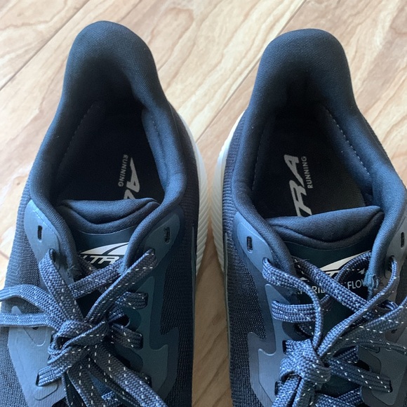 Altra W Experience Flow Black and White  Running Shoes - Picture 12 of 14